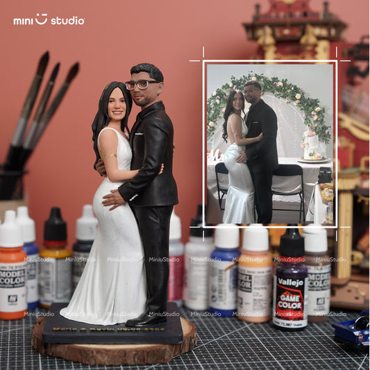 Personalized Couple Figurine - Custom 3D Portrait Statue - Handmade Wedding or Engagement Gift