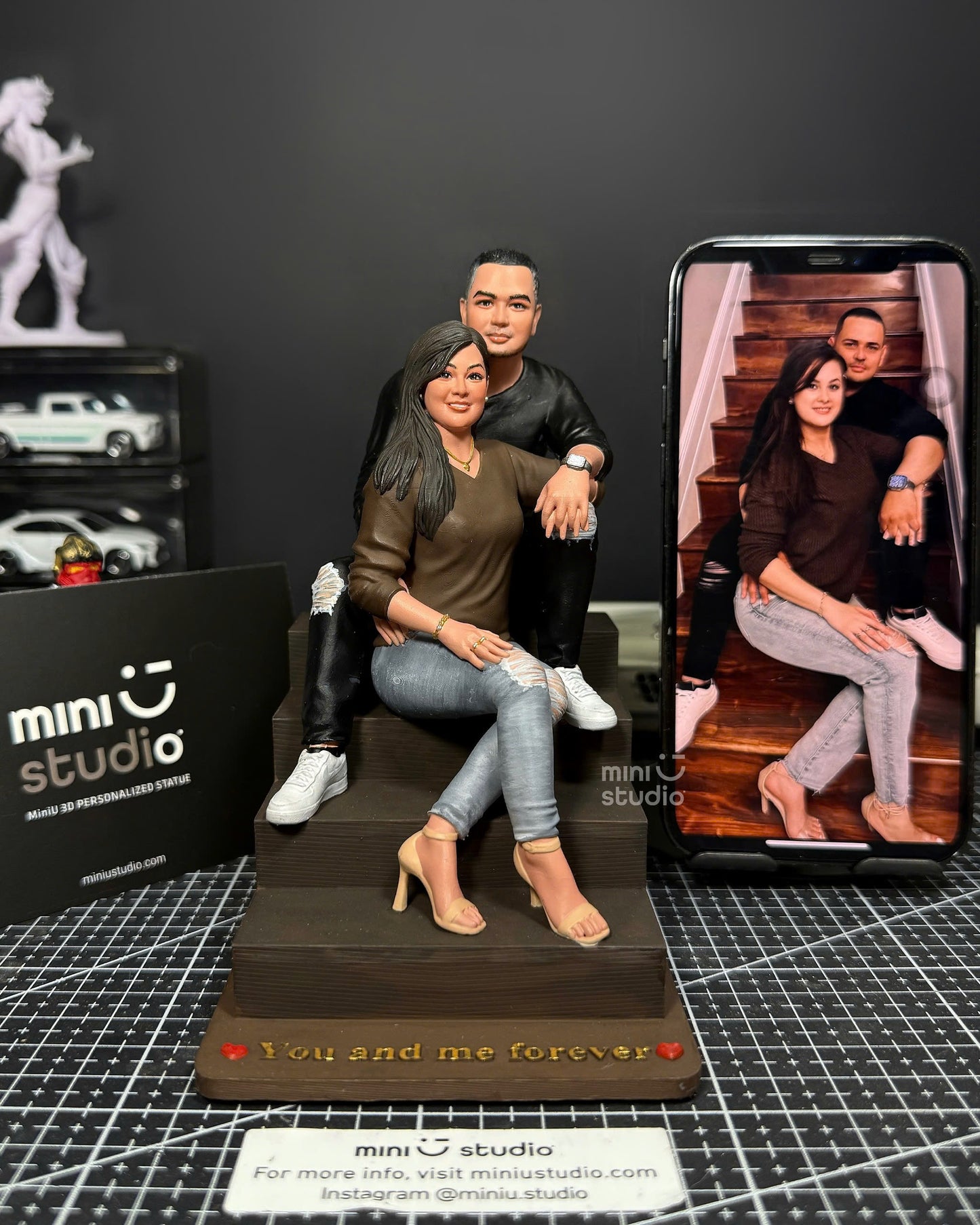 Couple with same outfit as photo